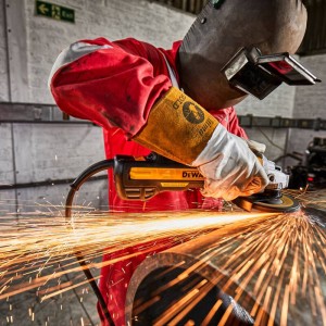 Кутова шліфмашина DeWALT DWE4357