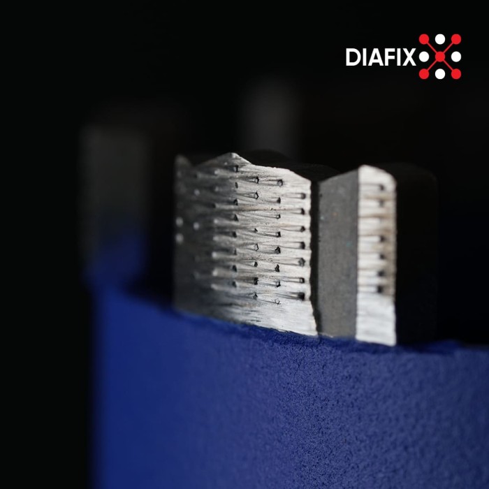 Свердло алмазне DDS-W 082x300-6x1 1/4 UNC DLD 082 RM-TX Свердло алмазне DDS-W 082x300-6x1 1/4 UNC DLD 082 RM-TX
