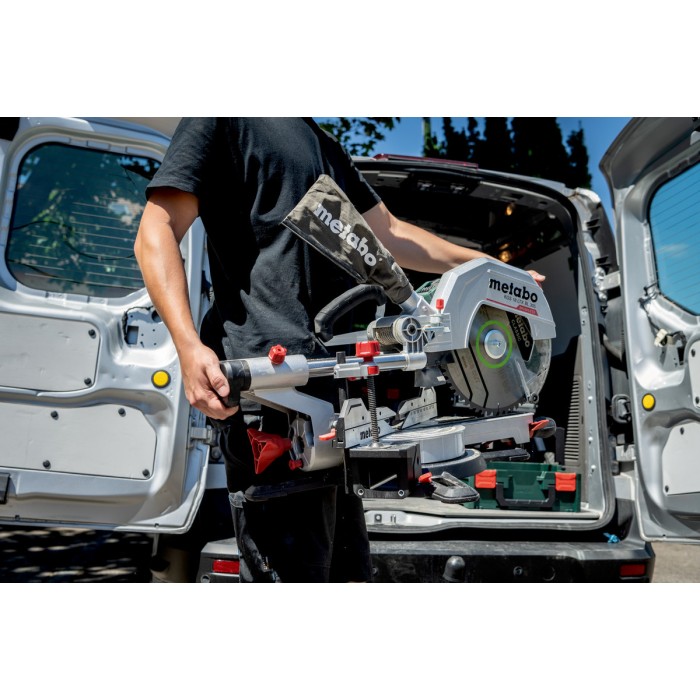 KGS 18 LTX BL 216 Акумуляторна торцювальна пила KGS 18 LTX BL 216 Акумуляторна торцювальна пила