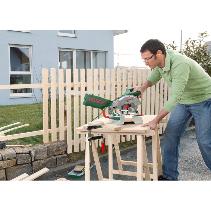 Торцювальна пила BOSCH PCM 7 (0603B01200) Торцювальна пила BOSCH PCM 7 (0603B01200)