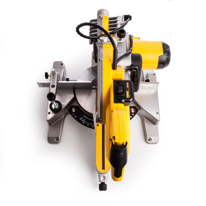 Торцювальна пила DeWALT DWS 778 Торцювальна пила DeWALT DWS 778