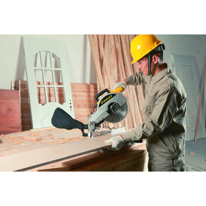 Торцювальна пила STANLEY STSM1510 Торцювальна пила STANLEY STSM1510