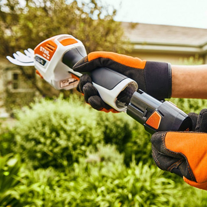 Акумуляторні ножиці для трави і кущів STIHL HSA 26 SET (HA030113506) Акумуляторні ножиці для трави і кущів STIHL HSA 26 SET (HA030113506)