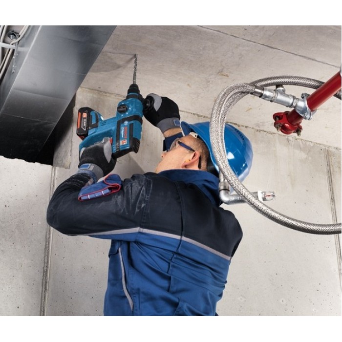 Акумуляторний перфоратор BOSCH GBH 18 V-EC (061190400B) Акумуляторний перфоратор BOSCH GBH 18 V-EC (061190400B)