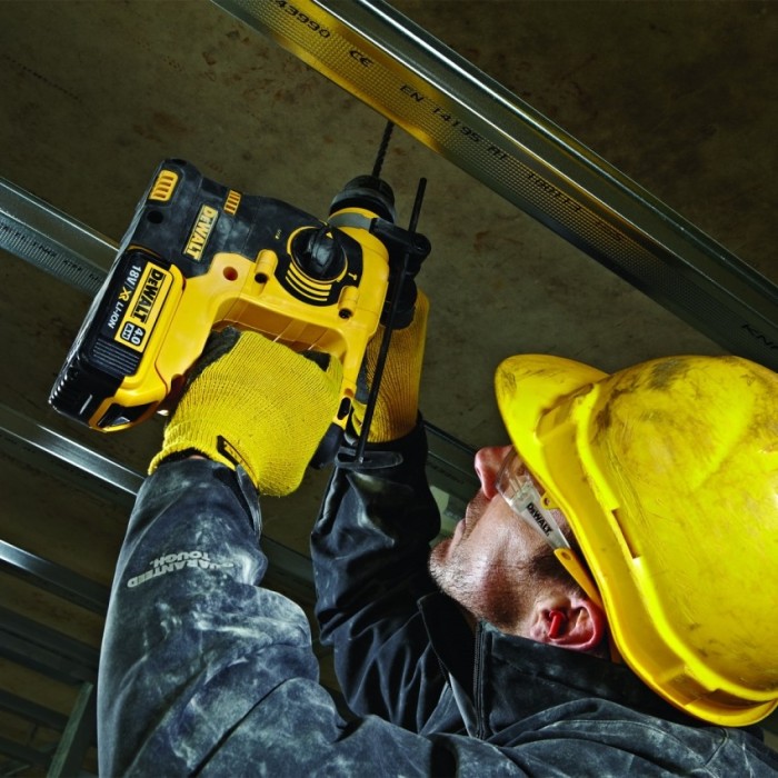 Акумуляторний перфоратор DeWALT DCH253M2 Акумуляторний перфоратор DeWALT DCH253M2