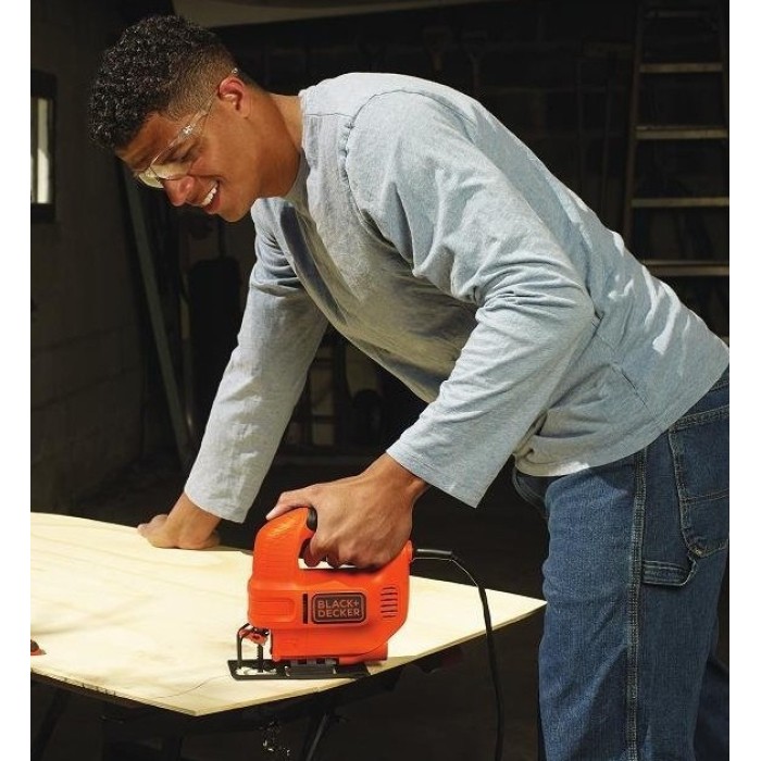 Електричний лобзик BLACK+DECKER KS501 Електричний лобзик BLACK+DECKER KS501