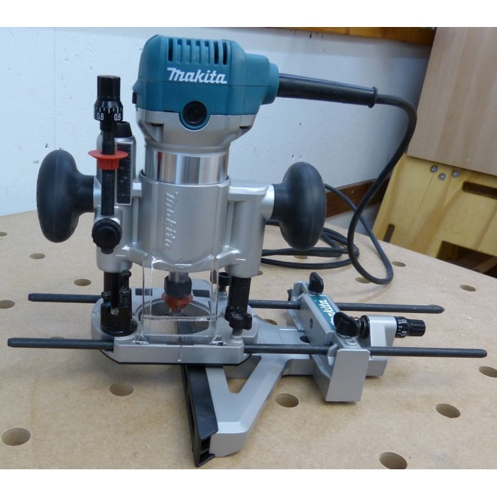 Фрезер MAKITA RT0700CX2 Фрезер MAKITA RT0700CX2