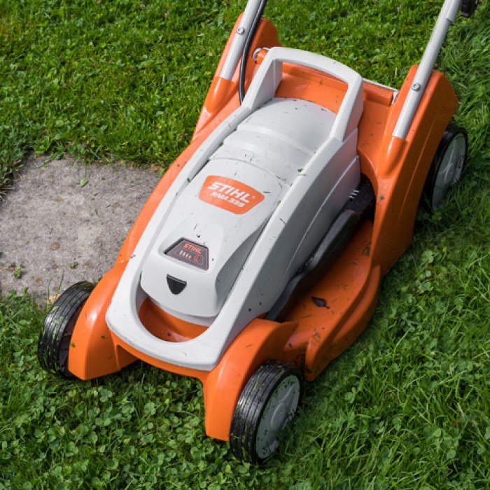 Акумуляторна газонокосарка STIHL RMA 339 Compact (63200111415) Акумуляторна газонокосарка STIHL RMA 339 Compact (63200111415)