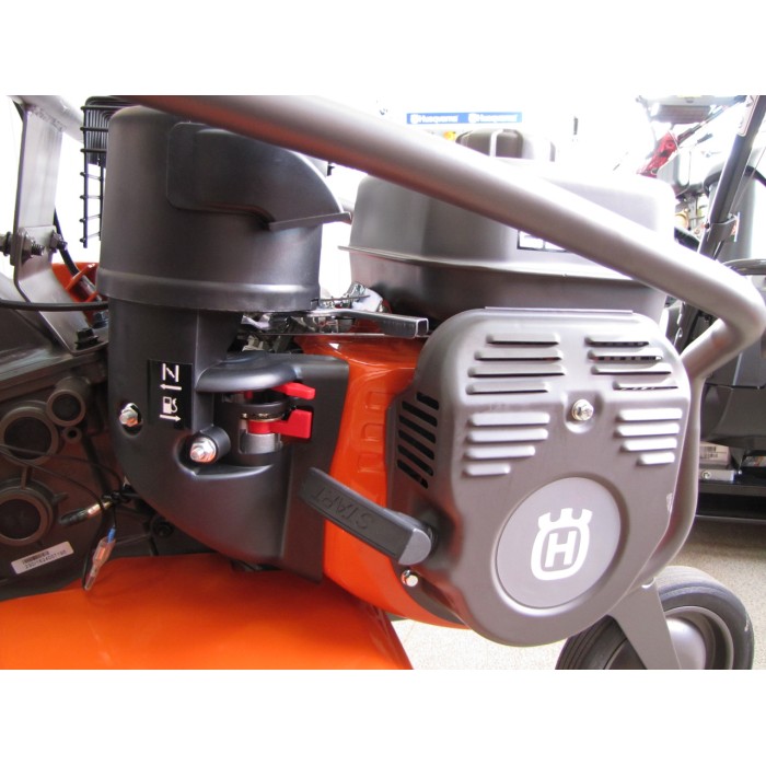 Культиватор бензиновий HUSQVARNA TF 230 (9673167‑01) Культиватор бензиновий HUSQVARNA TF 230 (9673167‑01)