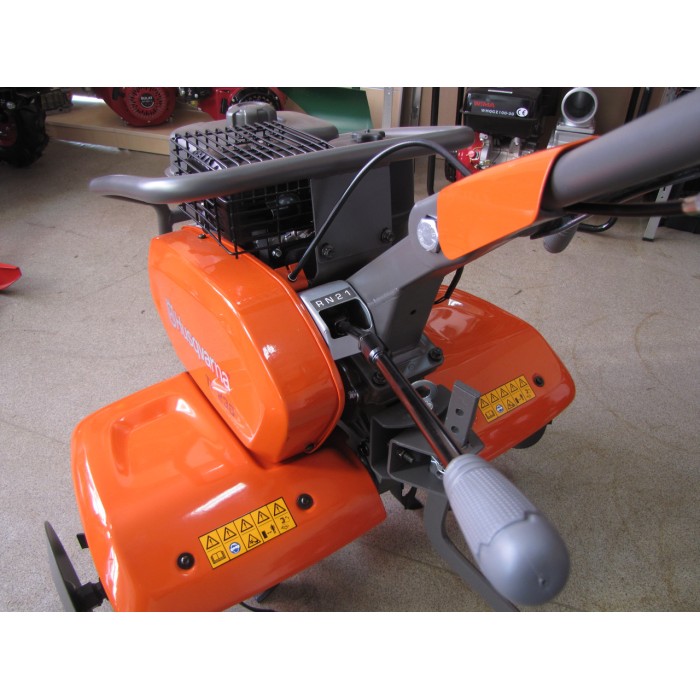 Культиватор бензиновий HUSQVARNA TF 230 (9673167‑01) Культиватор бензиновий HUSQVARNA TF 230 (9673167‑01)