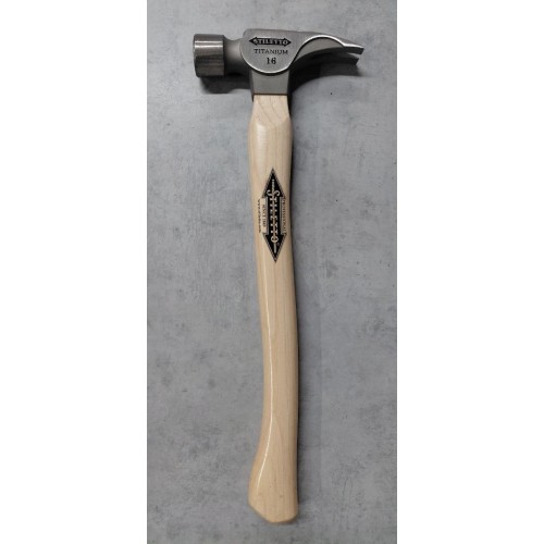 Молоток титановий з рукояттю гіккори MILWAUKEE STILETTO Ti16SC-H16