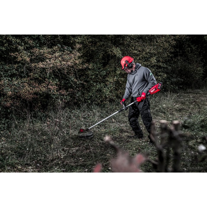 Коса акумуляторна безщіткова MILWAUKEE, M18 BLLT-0 (каркас, тримерна головка, захисний кожух, картонне пакування) Коса акумуляторна безщіткова MILWAUKEE, M18 BLLT-0 (каркас, тримерна головка, захисний кожух, картонне пакування)