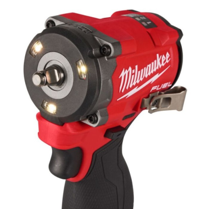 Гайковерт акумуляторний безщітковий 1/2'' MILWAUKEE, M12 FCIWF12G3-502X, 746Нм, з кільцем (зарядний пристрій С12 С, 2 акумулятор Гайковерт акумуляторний безщітковий 1/2'' MILWAUKEE, M12 FCIWF12G3-502X, 746Нм, з кільцем (зарядний пристрій С12 С, 2 акумулятор