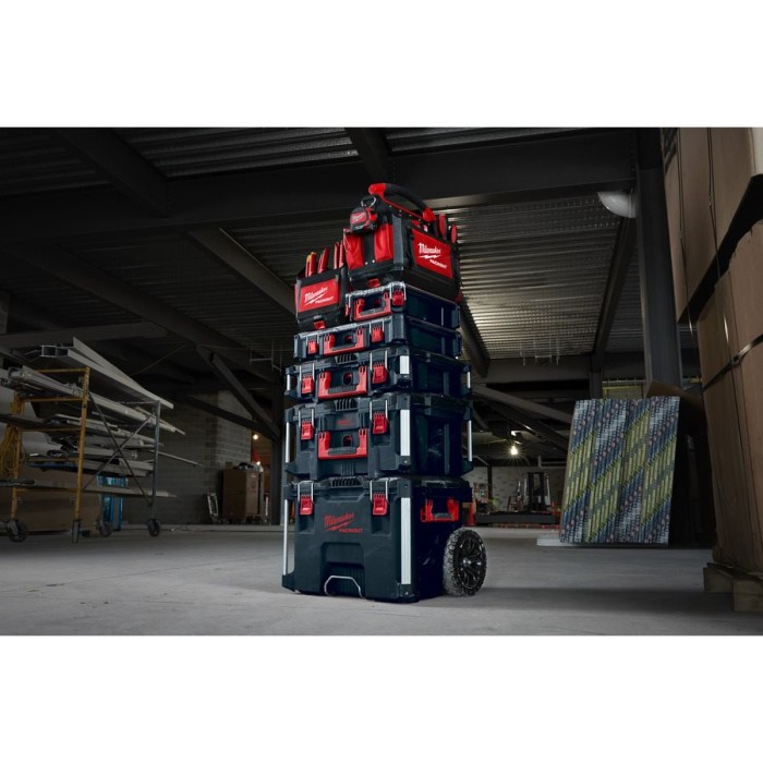 Кейс на колесах PACKOUT MILWAUKEE Кейс на колесах PACKOUT MILWAUKEE