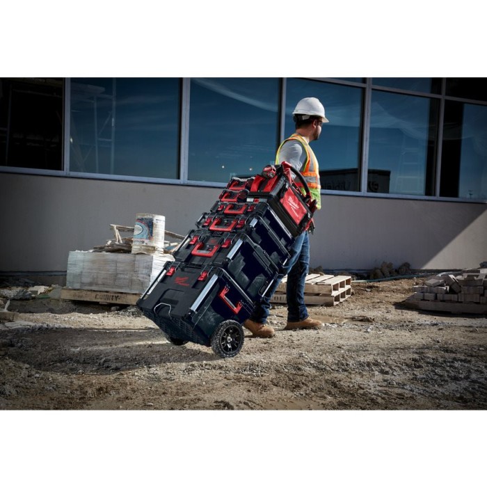 Кейс на колесах PACKOUT MILWAUKEE Кейс на колесах PACKOUT MILWAUKEE