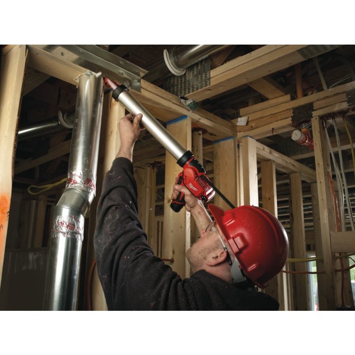 Пістолет для герметиків акумуляторний MILWAUKEE, M12 PCG/600A-201B, 600мл (зарядний пристрій С12 С, 1 акумулятор М12 В2 2Ач, алю Пістолет для герметиків акумуляторний MILWAUKEE, M12 PCG/600A-201B, 600мл (зарядний пристрій С12 С, 1 акумулятор М12 В2 2Ач, алю