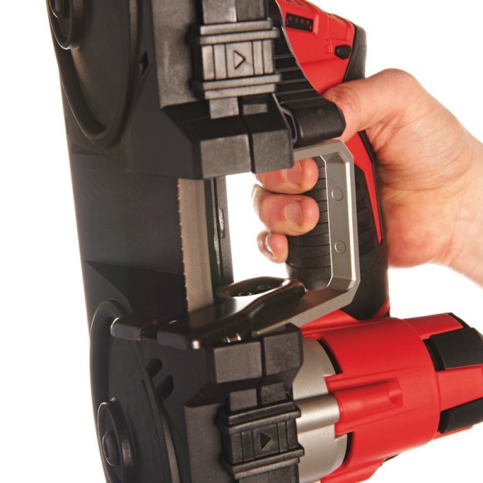 Пила стрічкова акумуляторна MILWAUKEE, M12 BS-402C (зарядний пристрій С12 С, 2 акумулятори М12 В4 4Ач, полотно, кейс) Пила стрічкова акумуляторна MILWAUKEE, M12 BS-402C (зарядний пристрій С12 С, 2 акумулятори М12 В4 4Ач, полотно, кейс)