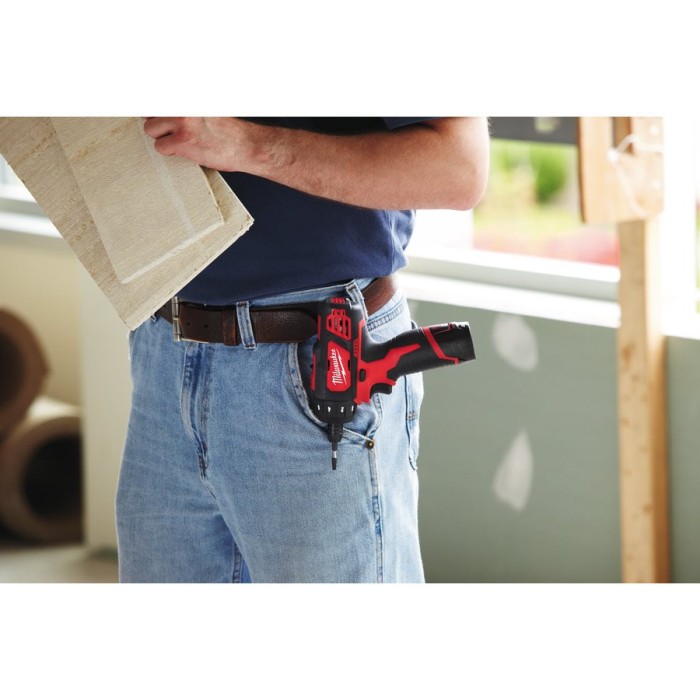 Шуруповерт акумуляторний 1/4'' HEX MILWAUKEE, M12 BD-0 (каркас, кліпса для ременя, картонне пакування) Шуруповерт акумуляторний 1/4'' HEX MILWAUKEE, M12 BD-0 (каркас, кліпса для ременя, картонне пакування)