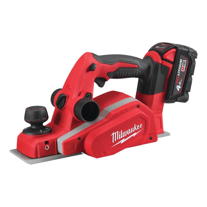 Рубанок акумуляторний MILWAUKEE, M18 BP-402C, 82мм (зарядний пристрій М12-18 С, 2 акумулятори М18 В4 4Аг, кейс) Рубанок акумуляторний MILWAUKEE, M18 BP-402C, 82мм (зарядний пристрій М12-18 С, 2 акумулятори М18 В4 4Аг, кейс)