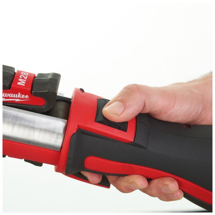 Обтискач гідравлічний акумуляторний для труб MILWAUKEE, M18 BLHPT-202C V-SET (зарядний пристрій М12-18 С, 2 акумулятори М18 В2 2 Обтискач гідравлічний акумуляторний для труб MILWAUKEE, M18 BLHPT-202C V-SET (зарядний пристрій М12-18 С, 2 акумулятори М18 В2 2
