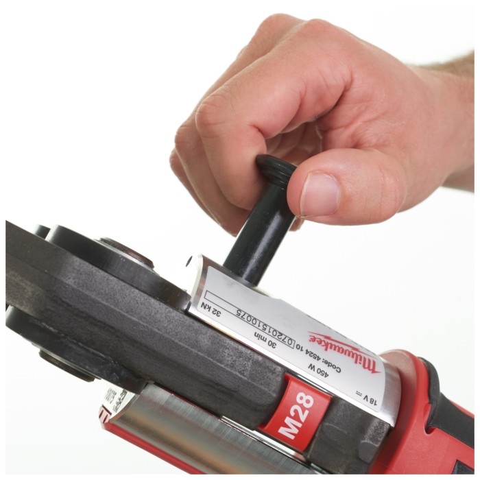 Обтискач гідравлічний акумуляторний для труб MILWAUKEE, M18 BLHPT-202C V-SET (зарядний пристрій М12-18 С, 2 акумулятори М18 В2 2 Обтискач гідравлічний акумуляторний для труб MILWAUKEE, M18 BLHPT-202C V-SET (зарядний пристрій М12-18 С, 2 акумулятори М18 В2 2