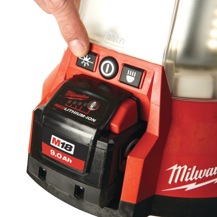 Ліхтар світлодіодний акумуляторний MILWAUKEE, M18 ONESLSP-0, 4400Лм (каркас) Ліхтар світлодіодний акумуляторний MILWAUKEE, M18 ONESLSP-0, 4400Лм (каркас)