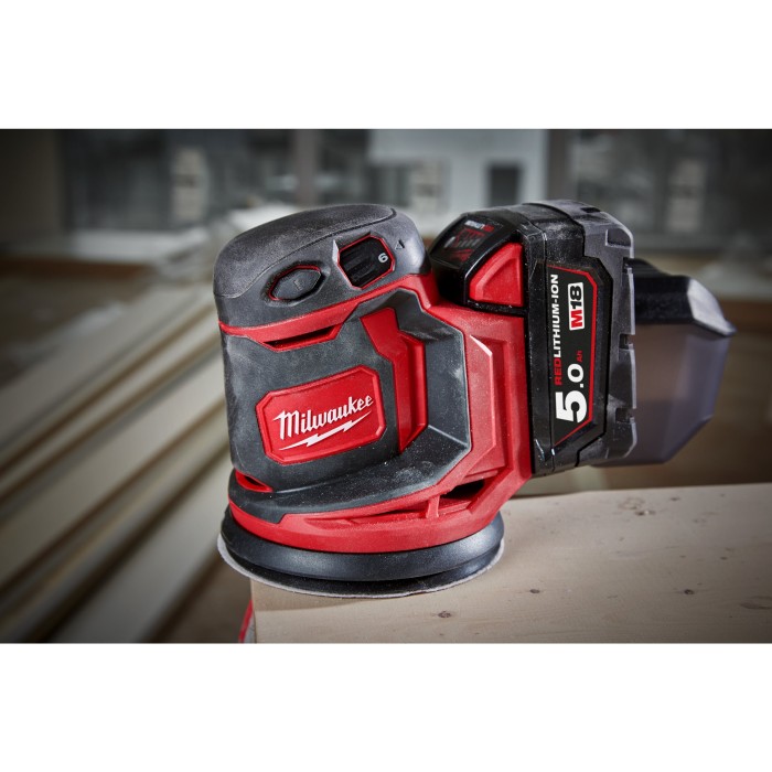 Машина шліфувальна ексцентрикова акумуляторна MILWAUKEE, M18 BOS125-502B, діаметр 125мм (заміна на 4933498254) Машина шліфувальна ексцентрикова акумуляторна MILWAUKEE, M18 BOS125-502B, діаметр 125мм (заміна на 4933498254)