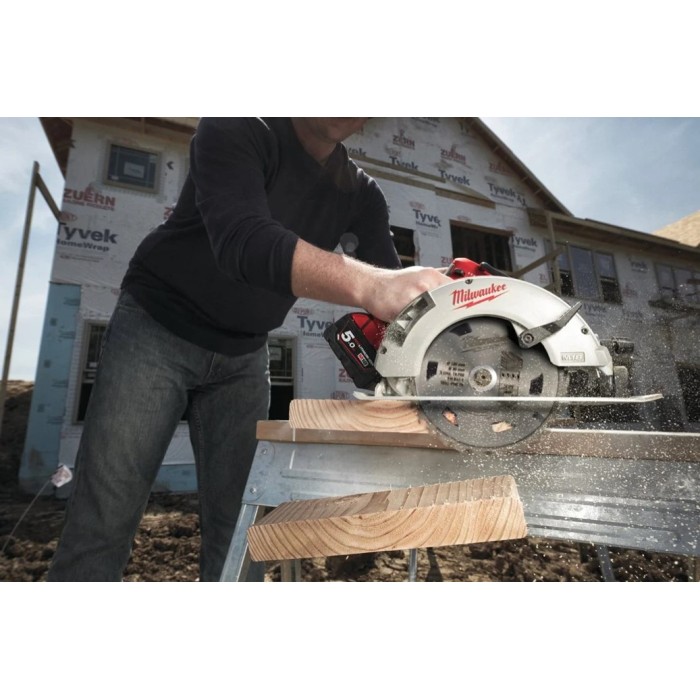 Пила дискова ручна аккумуляторна MILWAUKEE, M18 BLCS66-502X, діаметр 165мм (зарядний пристрій M12-18 FC, 2 акумулятори M18 B5 5А Пила дискова ручна аккумуляторна MILWAUKEE, M18 BLCS66-502X, діаметр 165мм (зарядний пристрій M12-18 FC, 2 акумулятори M18 B5 5А
