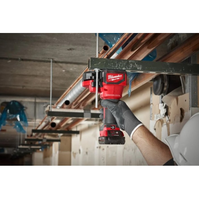 Шпилькоріз акумуляторний безщітковий MILWAUKEE M18 BLTRC-0X (каркас, HD кейс) Шпилькоріз акумуляторний безщітковий MILWAUKEE M18 BLTRC-0X (каркас, HD кейс)