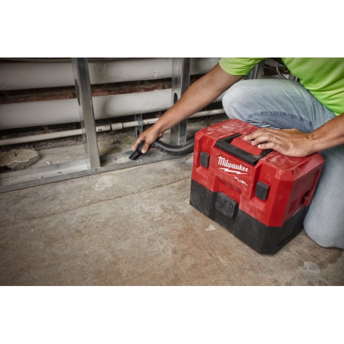 Пилосос акумуляторний MILWAUKEE, M12 FVCL-0, для рідини та сухого сміття (каркас, аксесуари, картонне пакування) Пилосос акумуляторний MILWAUKEE, M12 FVCL-0, для рідини та сухого сміття (каркас, аксесуари, картонне пакування)