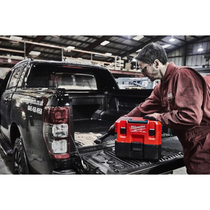 Пилосос акумуляторний MILWAUKEE, M12 FVCL-0, для рідини та сухого сміття (каркас, аксесуари, картонне пакування) Пилосос акумуляторний MILWAUKEE, M12 FVCL-0, для рідини та сухого сміття (каркас, аксесуари, картонне пакування)