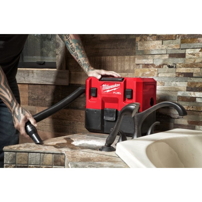 Пилосос акумуляторний MILWAUKEE, M12 FVCL-0, для рідини та сухого сміття (каркас, аксесуари, картонне пакування) Пилосос акумуляторний MILWAUKEE, M12 FVCL-0, для рідини та сухого сміття (каркас, аксесуари, картонне пакування)