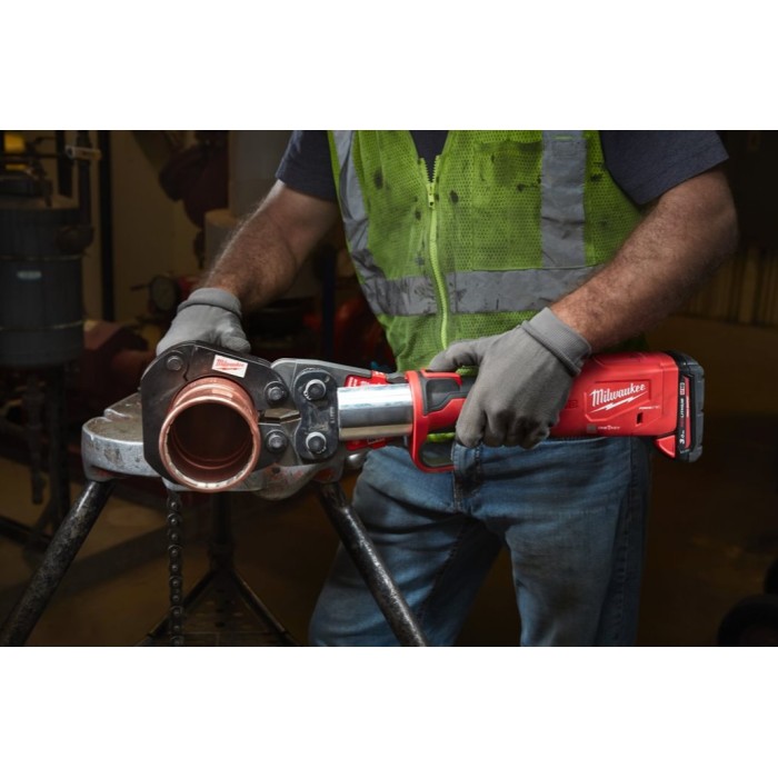 Обтискач гідравлічний акумуляторний для труб MILWAUKEE, M18 ONEBLHPT-302C (зарядний пристрій М12-18 FC, 2 акумулятори М18 НВ3 3А Обтискач гідравлічний акумуляторний для труб MILWAUKEE, M18 ONEBLHPT-302C (зарядний пристрій М12-18 FC, 2 акумулятори М18 НВ3 3А
