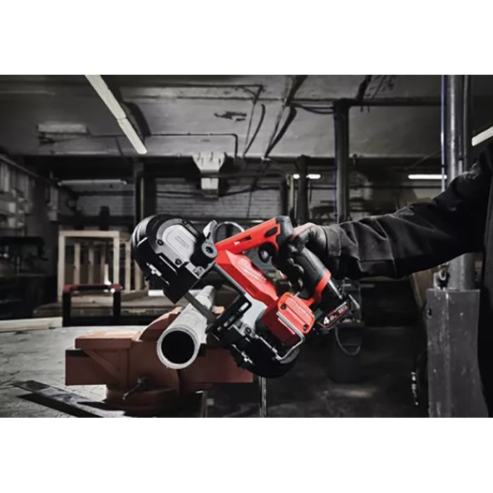 Пила стрічкова акумуляторна безщіткова MILWAUKEE, M12 FBS64-402C, 64мм (зарядний пристрій С12 С, 2 акумулятори М12 В4 4Аг, поло Пила стрічкова акумуляторна безщіткова MILWAUKEE, M12 FBS64-402C, 64мм (зарядний пристрій С12 С, 2 акумулятори М12 В4 4Аг, поло