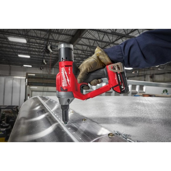Заклепочник акумуляторний безщітковий MILWAUKEE M18 ONEFPRT-0X, діаметр заклепок 4,8-7,0мм (каркас, кліпса на ремінь. перехідник Заклепочник акумуляторний безщітковий MILWAUKEE M18 ONEFPRT-0X, діаметр заклепок 4,8-7,0мм (каркас, кліпса на ремінь. перехідник