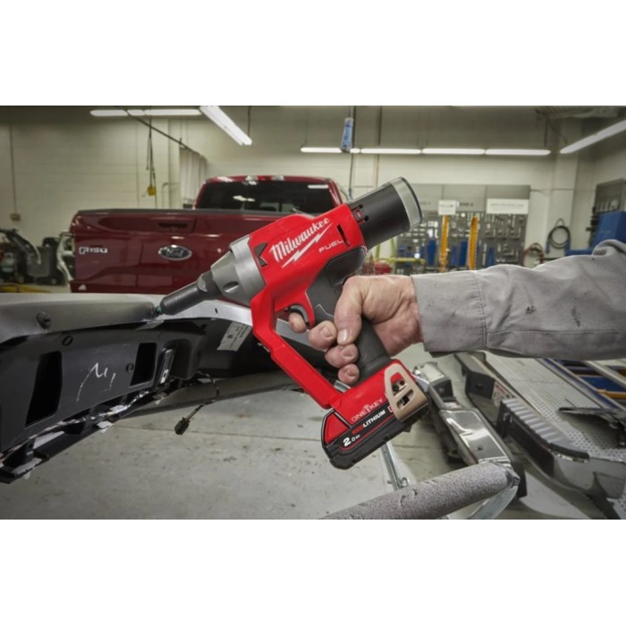 Заклепочник акумуляторний безщітковий MILWAUKEE M18 ONEFPRT-0X, діаметр заклепок 4,8-7,0мм (каркас, кліпса на ремінь. перехідник Заклепочник акумуляторний безщітковий MILWAUKEE M18 ONEFPRT-0X, діаметр заклепок 4,8-7,0мм (каркас, кліпса на ремінь. перехідник