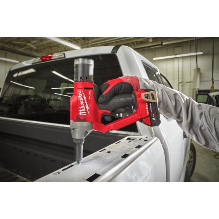 Заклепочник акумуляторний безщітковий MILWAUKEE M18 ONEFPRT-0X, діаметр заклепок 4,8-7,0мм (каркас, кліпса на ремінь. перехідник Заклепочник акумуляторний безщітковий MILWAUKEE M18 ONEFPRT-0X, діаметр заклепок 4,8-7,0мм (каркас, кліпса на ремінь. перехідник