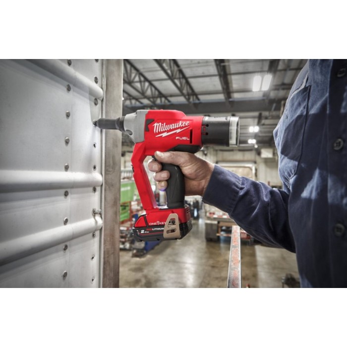 Заклепочник акумуляторний безщітковий MILWAUKEE M18 ONEFPRT-0X, діаметр заклепок 4,8-7,0мм (каркас, кліпса на ремінь. перехідник Заклепочник акумуляторний безщітковий MILWAUKEE M18 ONEFPRT-0X, діаметр заклепок 4,8-7,0мм (каркас, кліпса на ремінь. перехідник