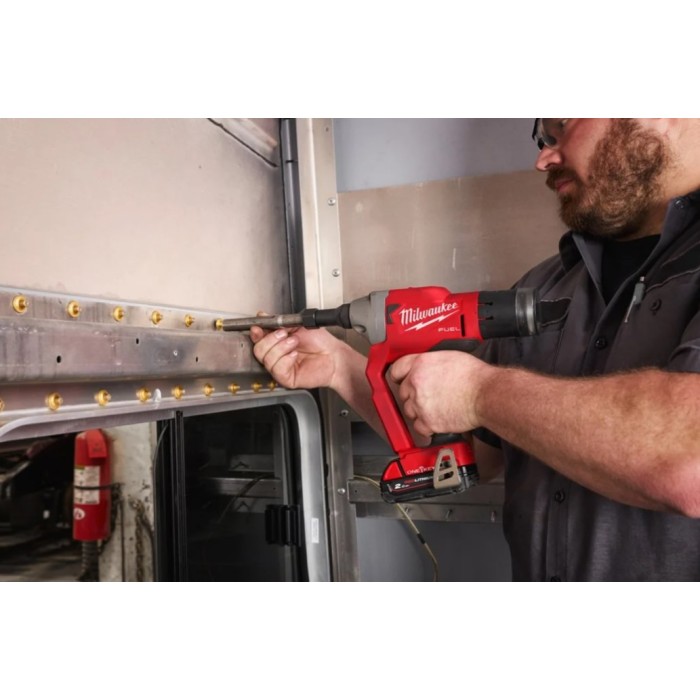 Заклепочник акумуляторний для замкових болтів безщітковий MILWAUKEE M18 ONEFLT-0X, діаметр 4,8-6,4мм (каркас, кліпса на ремінь. Заклепочник акумуляторний для замкових болтів безщітковий MILWAUKEE M18 ONEFLT-0X, діаметр 4,8-6,4мм (каркас, кліпса на ремінь.