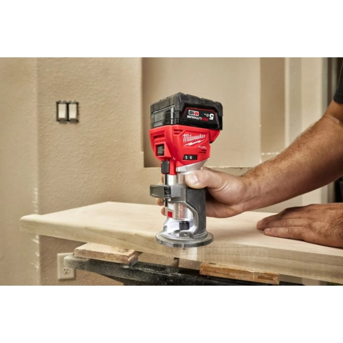 Фрезер кромкувальний акумулятрний MILWAUKEE, M18 FTR8-0X, цанга 6/8мм (насадки для відалення пилу 2шт, накладка 146мм, цанга 1х6 Фрезер кромкувальний акумулятрний MILWAUKEE, M18 FTR8-0X, цанга 6/8мм (насадки для відалення пилу 2шт, накладка 146мм, цанга 1х6