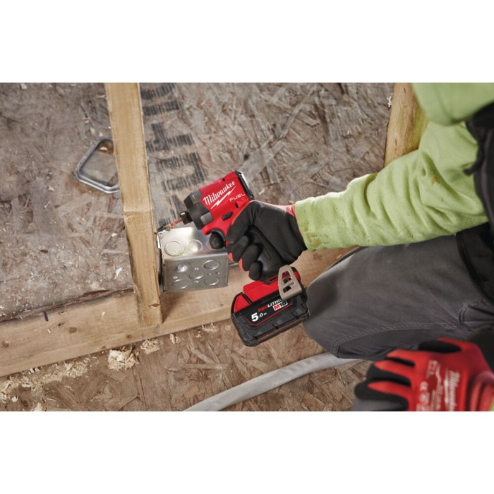 Шуруповерт ударний акумуляторний безщітковий MILWAUKEE, M18 FID3-502X, 226Нм (зарядний пристрій M12-18 FC, 2 акумулятори М18 В5 Шуруповерт ударний акумуляторний безщітковий MILWAUKEE, M18 FID3-502X, 226Нм (зарядний пристрій M12-18 FC, 2 акумулятори М18 В5