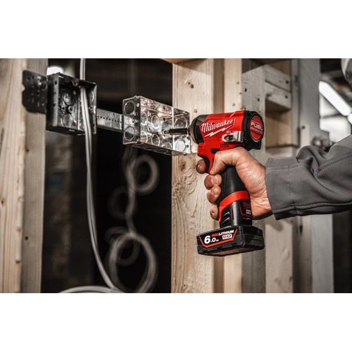 Шуруповерт ударний акумуляторний безщітковий 1/4'' HEX MILWAUKEE, M12 FID2-202Х, 170Нм (зарядний пристрій С12 С, 2 акумулятори М Шуруповерт ударний акумуляторний безщітковий 1/4'' HEX MILWAUKEE, M12 FID2-202Х, 170Нм (зарядний пристрій С12 С, 2 акумулятори М