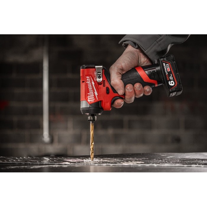 Шуруповерт ударний акумуляторний безщітковий 1/4'' HEX MILWAUKEE, M12 FID2-202Х, 170Нм (зарядний пристрій С12 С, 2 акумулятори М Шуруповерт ударний акумуляторний безщітковий 1/4'' HEX MILWAUKEE, M12 FID2-202Х, 170Нм (зарядний пристрій С12 С, 2 акумулятори М