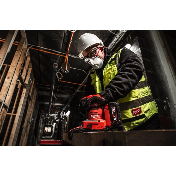 Шліфмашина вібраційна акумуляторна MILWAUKEE, M18 BQSS-502B, 113х104мм (зарядний пристрій М12-18 С, 2 акумулятори М18 В5 5Аг, су Шліфмашина вібраційна акумуляторна MILWAUKEE, M18 BQSS-502B, 113х104мм (зарядний пристрій М12-18 С, 2 акумулятори М18 В5 5Аг, су