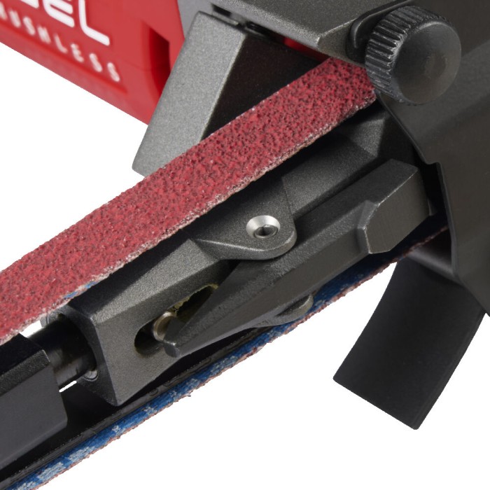 Шліфмашина стрічкова акумуляторна безщіткова MILWAUKEE, M12 FBFL10-402B, 10мм (зарядний пристрій С12 С, 2 акумулятори М12 В4 4Аг Шліфмашина стрічкова акумуляторна безщіткова MILWAUKEE, M12 FBFL10-402B, 10мм (зарядний пристрій С12 С, 2 акумулятори М12 В4 4Аг
