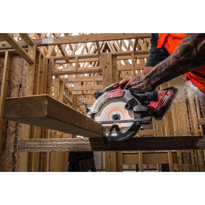 Пила дискова ручна акумуляторна MILWAUKEE, M18 FCS552-0X, діаметр 165мм (каркас, аксесуари, HD кейс) Пила дискова ручна акумуляторна MILWAUKEE, M18 FCS552-0X, діаметр 165мм (каркас, аксесуари, HD кейс)