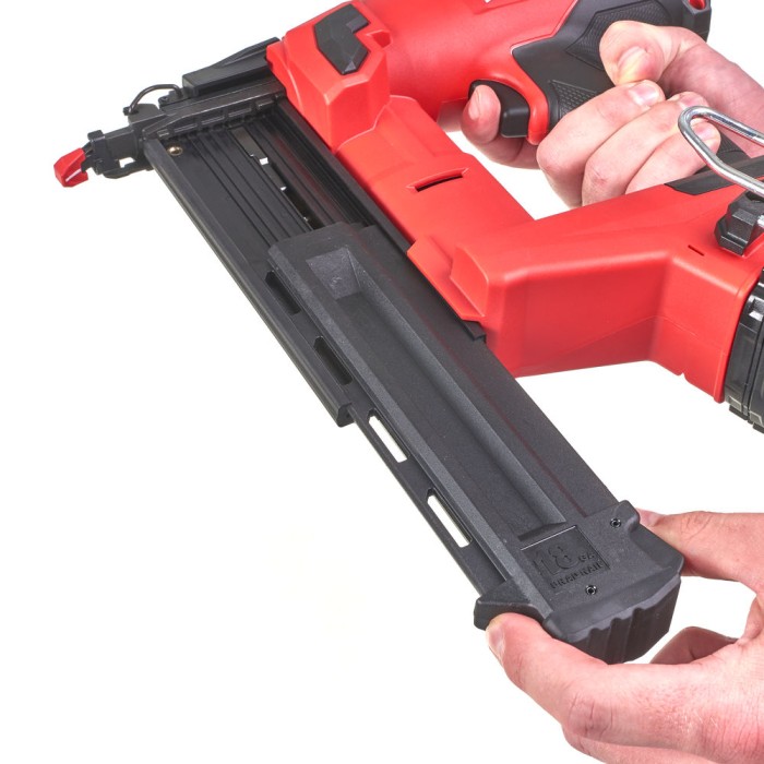 Пістолет цвяхозабивний акумуляторний безщітковий MILWAUKEE, M18 FN18GS-0, 16-54мм (каркас) Пістолет цвяхозабивний акумуляторний безщітковий MILWAUKEE, M18 FN18GS-0, 16-54мм (каркас)