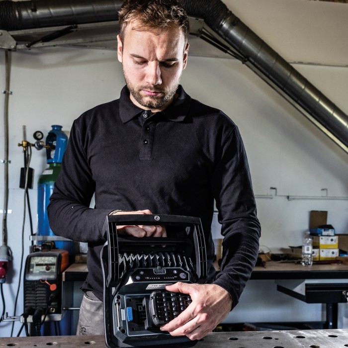 Ліхтар переносний 4000 lumen NOVA 4 CONNECT SCANGRIP Ліхтар переносний 4000 lumen NOVA 4 CONNECT SCANGRIP