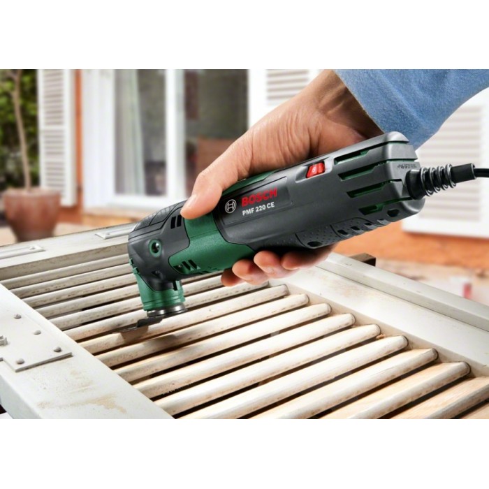 Багатофункційний інструмент BOSCH PMF 220 CE (0603102020) Багатофункційний інструмент BOSCH PMF 220 CE (0603102020)