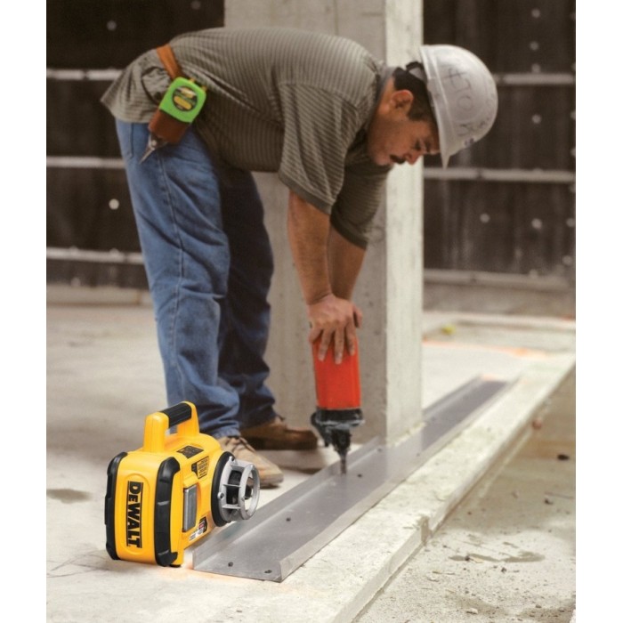 Лазерний ротаційний нівелір DeWALT DW079PKH Лазерний ротаційний нівелір DeWALT DW079PKH